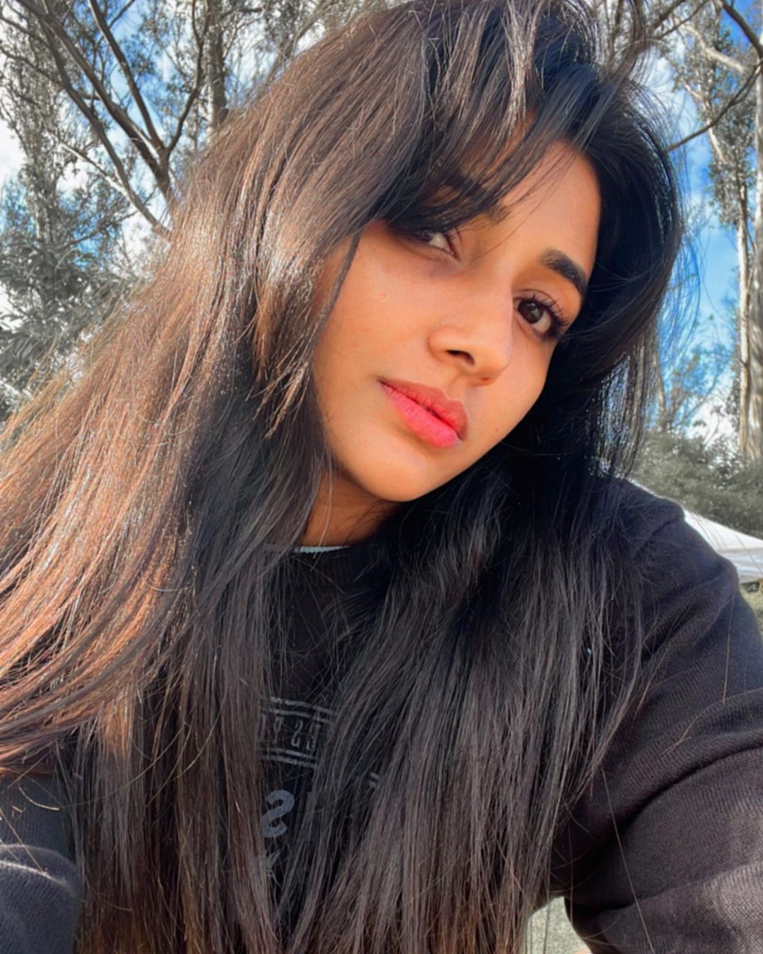 GPocd0cbEAEGb_A?format=jpg&name=large