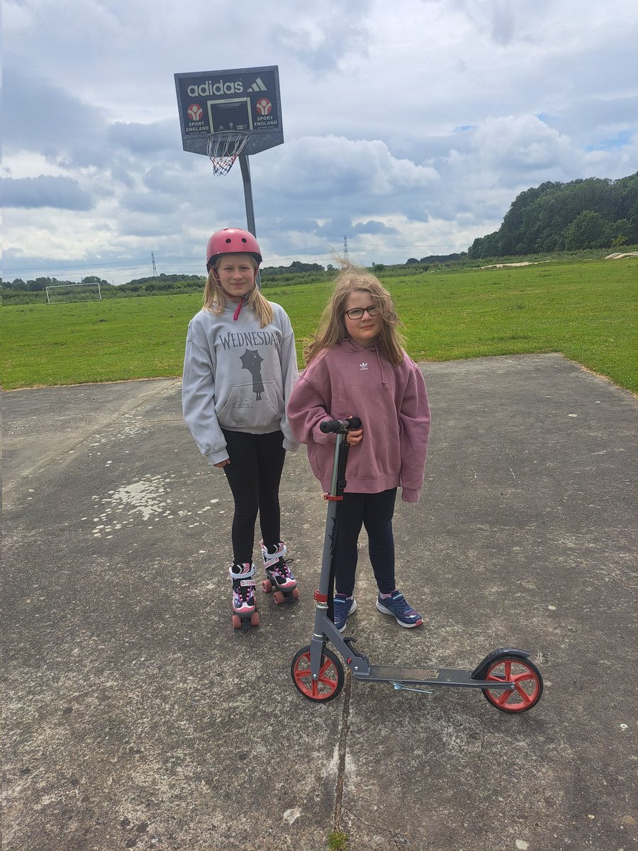 SarahSeaman8's tweet photo. M and H out for Sunday stroll, one on a scooter, the other taking her skates out for a spin! #healthyselfie @MrJeff85 @staynorHprimary https://t.co/iqrVv0FkiU