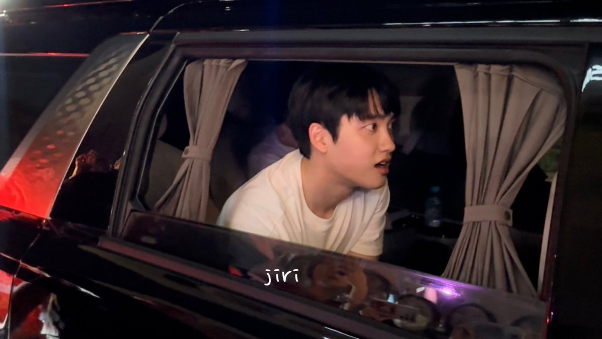 경수 퇴근 240609 

BLOOM IN SEOUL 

#도경수 #디오 #팬콘