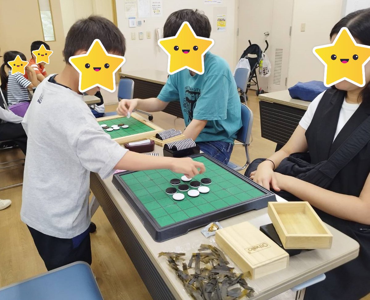 handaiothello's tweet photo. 会話を交えながらオセロを楽しむとても素敵な時間となりました！
打つのはもちろんですが、ほかの方々が楽しく対局している姿を見るのも好きだと感じました(^^)
何局打っても元気な子供たちの体力には脱帽します！

ご参加いただいた皆様、本当にありがとうございました！ https://t.co/uVpCIxkY7o