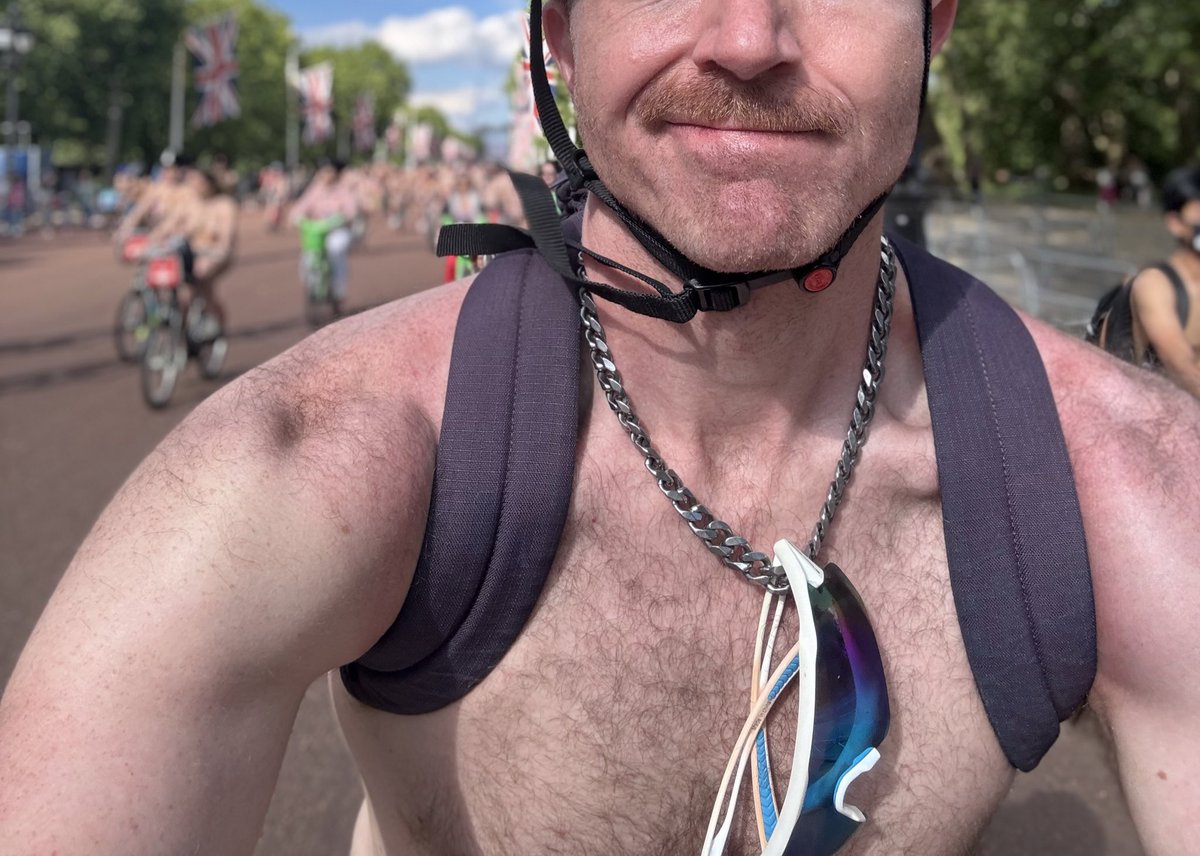 ☀️🚲 went for a group bike ride yesterday and managed not to get a sunburn 🚫🔥
<a href="/WNBRLondon/">WNBR London</a> #wnbr