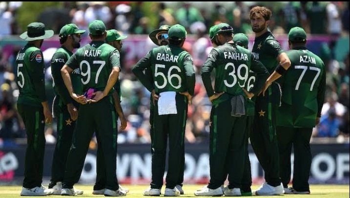 OptimisticAns's tweet photo. آج 9جون ہے اور انڈیا اور پاکستان میچ ہے قوم کو یاد کرواتا چلوں کے 9 مئی بھی ہوا ہے 9فروری بھی ہوا ہے 9 اپریل کی رات بھی ہو چکی ہے اور 9 الیون بھی ہو چکا ہے البتہ 9 کا ہندسہ پاکستانی جنسکیا کے لیے اچھا نہیں اس لیے جنتا سے بینتی کی جاتی ہے جیادہ  امیدے نہ لگائے🇵🇰🙂
#PakvsInd #T20WC https://t.co/76Ct9waUcB