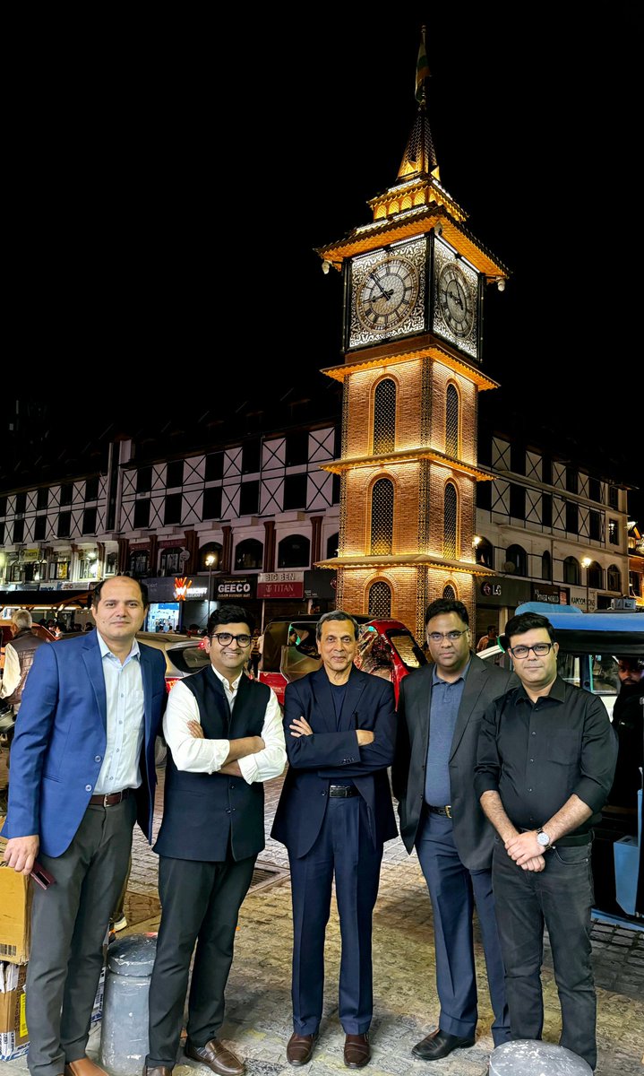 drharshpuri's tweet photo. 𝑨𝒈𝒂𝒓 𝒇𝒊𝒓𝒅𝒂𝒖𝒔 𝒃𝒂𝒓 𝒓𝒖-𝒚𝒆 𝒛𝒂𝒎𝒊𝒏 𝒂𝒔𝒕 
𝑯𝒂𝒎𝒊𝒏 𝒂𝒔𝒕-𝒐 𝒉𝒂𝒎𝒊𝒏 𝒂𝒔𝒕-𝒐 𝒉𝒂𝒎𝒊𝒏 𝒂𝒔𝒕

If there is heaven on earth 
It is this, it is this, it is this!

KASHMIR
#kashmir https://t.co/DoOqKv5O3Z