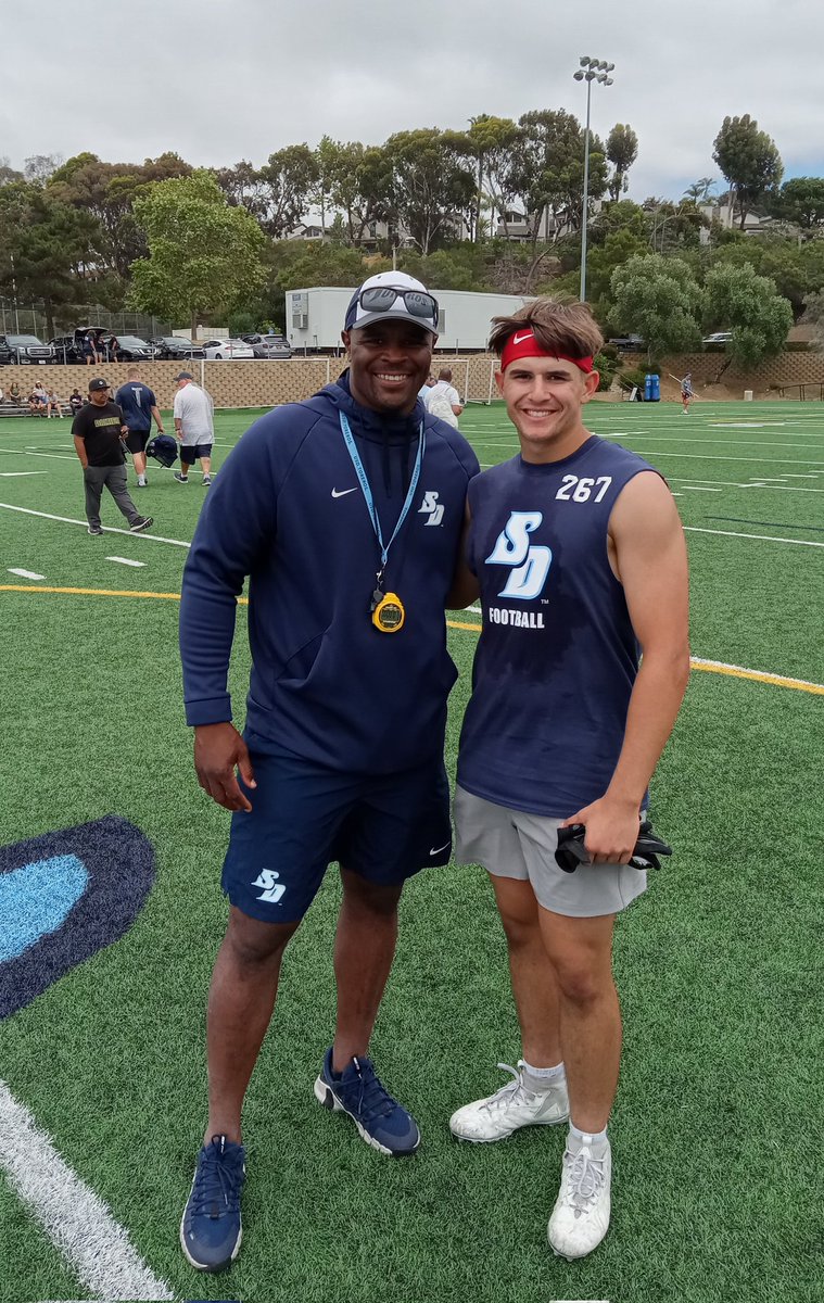 TylerStroup_9's tweet photo. Thank you @USDFootball for putting on a great camp and it was great to meet you @madbacker56! Here are a few clips from the camp: https://t.co/pVX6TuAxMb