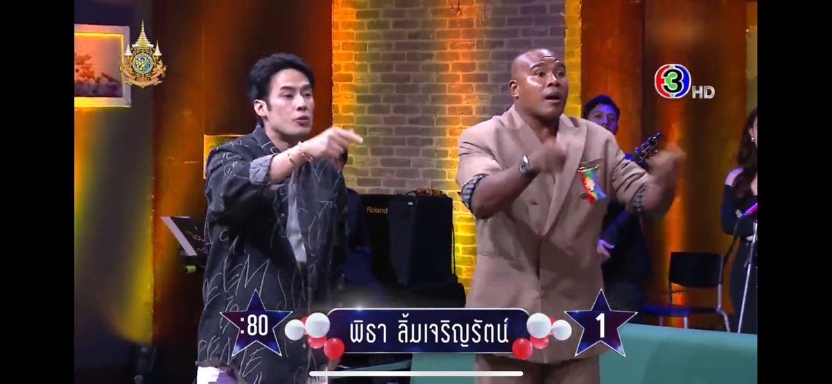 fffonnn_fn's tweet photo. พี่บอย : หัวหน้าพรรคก้าวไกล
ดีเจนุ้ย : ทิม พิธา จึงรุ่งเรืองกิจ 😂😂😂😂😂😂😂😂😂 https://t.co/JRAVjuRMCs