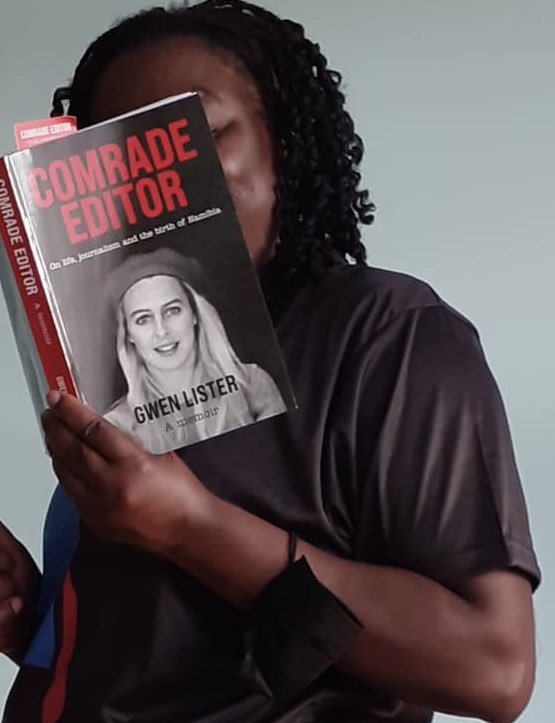 GwenLister1's tweet photo. For those who have inquired, Exclusive Books, Grove Mall, have #ComradeEditor in stock once again. Get your copies soonest. 🙏🏼 https://t.co/Na3wmB32OX