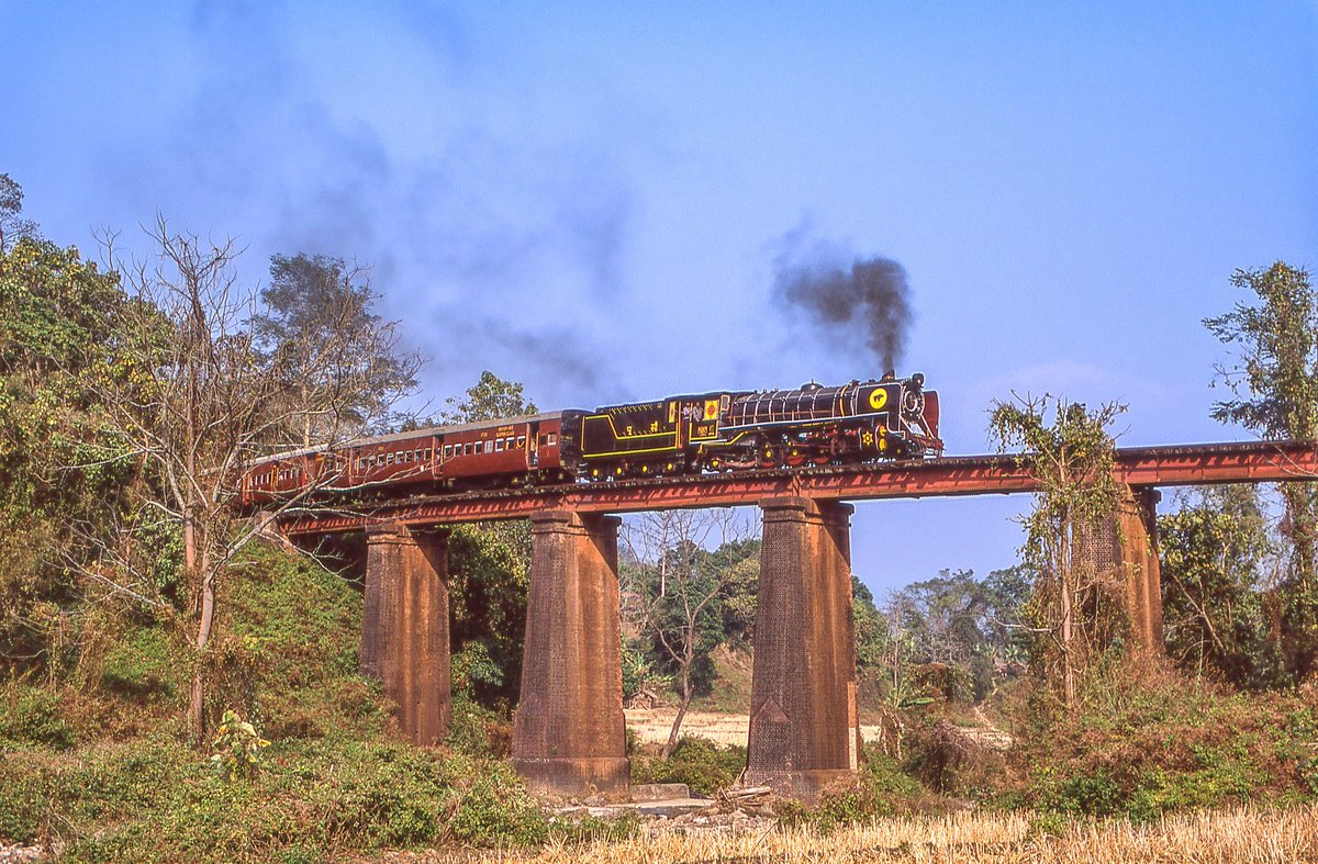 A photo of a special steam run of YG 4367 near Daotuhaja, on the Badarpur-Lumding section in January 2003, captured by Alexandre Gilliéron. This run was to commemorate the centenary of the Lumding-Badarpur section. It was manufactured by TELCO in 1959. <a href="/SachinKalbag/">Sachin Kalbag</a> <a href="/somnath1978/">Somnath Mukherjee</a>