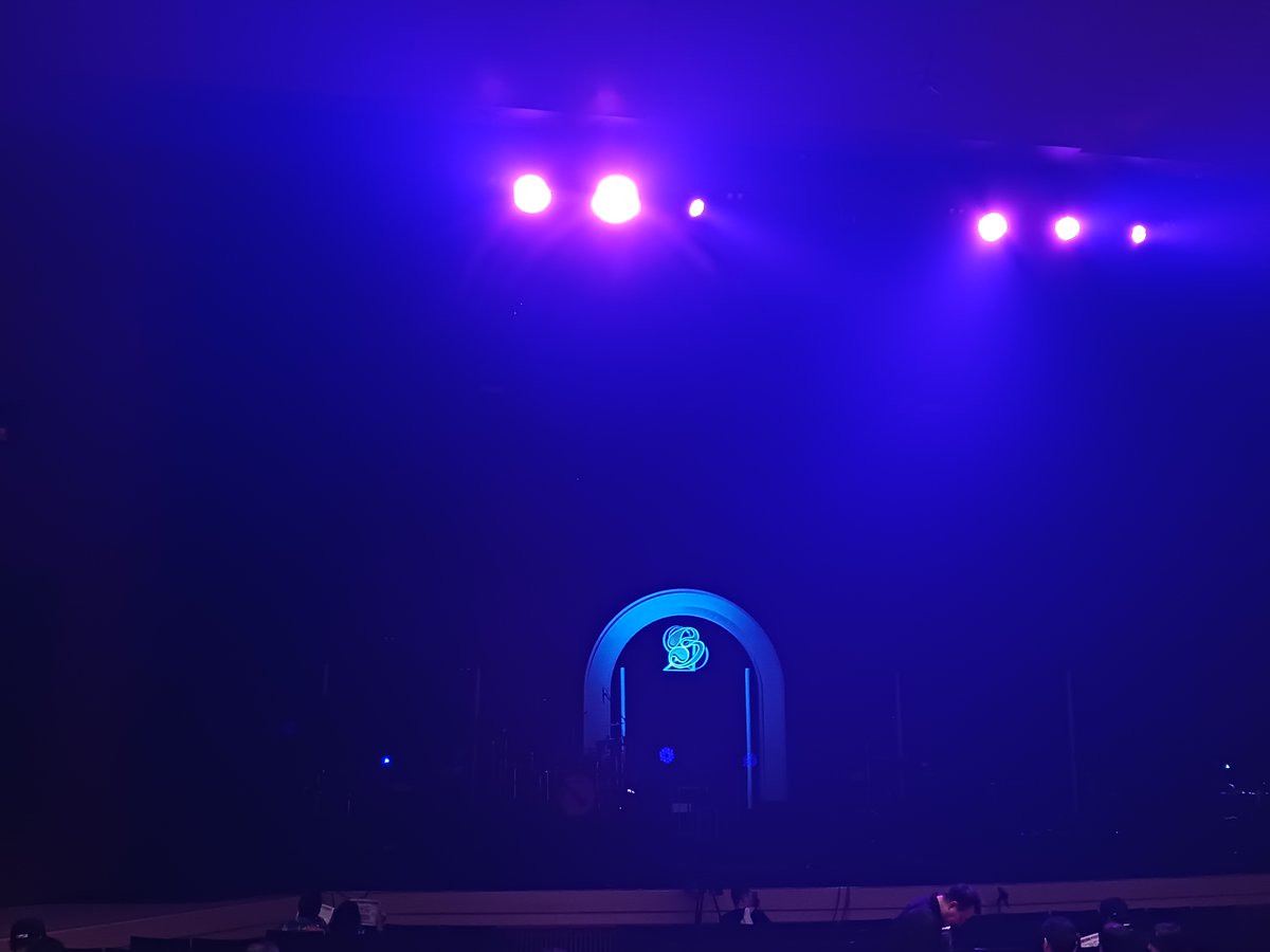 Trk_milet's tweet photo. #BENI 20th Anniversary Tour “Deja Vu”
東京公演

デビュー20周年の、当日
その旅を辿って。怒濤30曲！大好きな曲沢山！初めてLIVEで観る初期曲も。嬉！
ダンサーとキレッキレのダンス！まさにデジャブ
BENI音楽大好きと改めて😭
ファンのサプライズ企画凄🌹
おめでとう。Arigato。永く歌を届けてね🙏 https://t.co/2Hnc8jdTEf