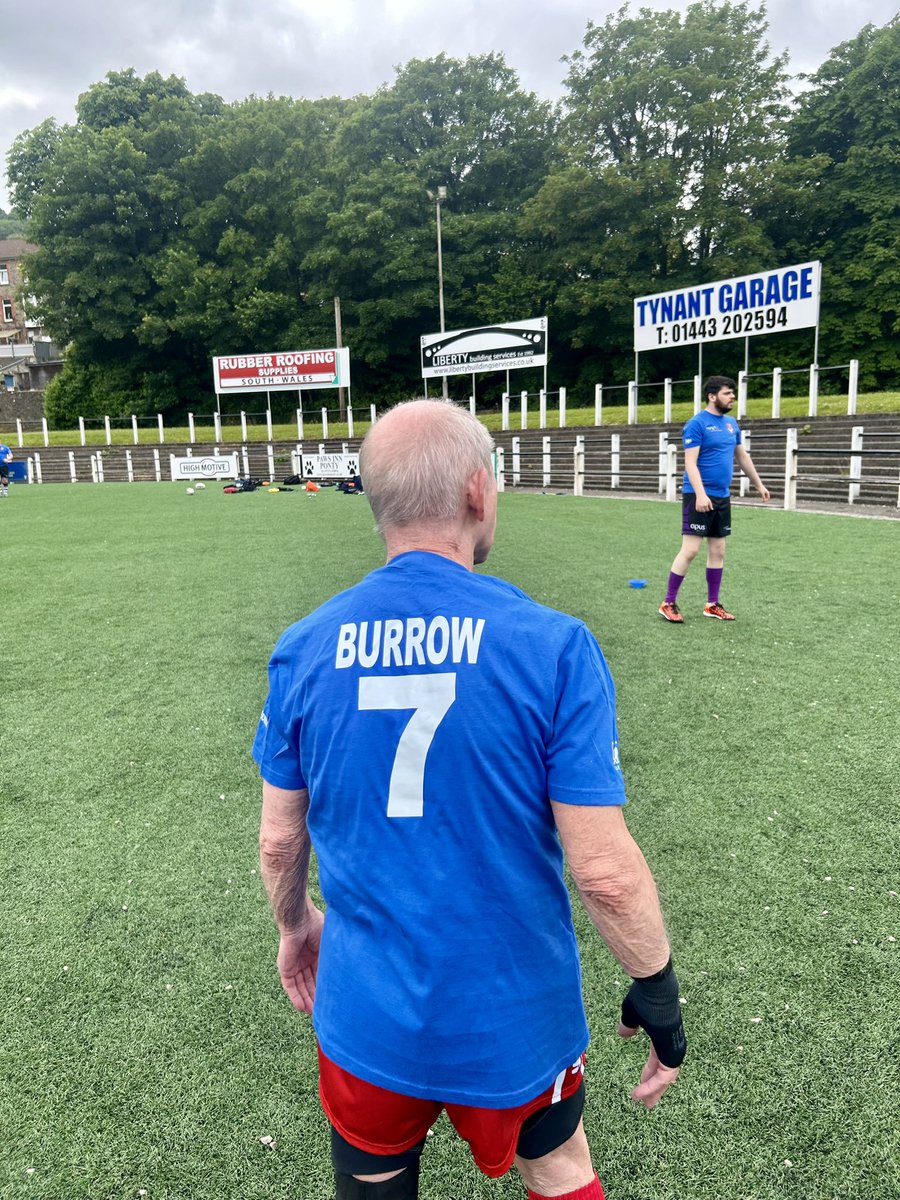 TeamColostomyUK's tweet image. Paying tribute to #RobBurrow in the warm ups