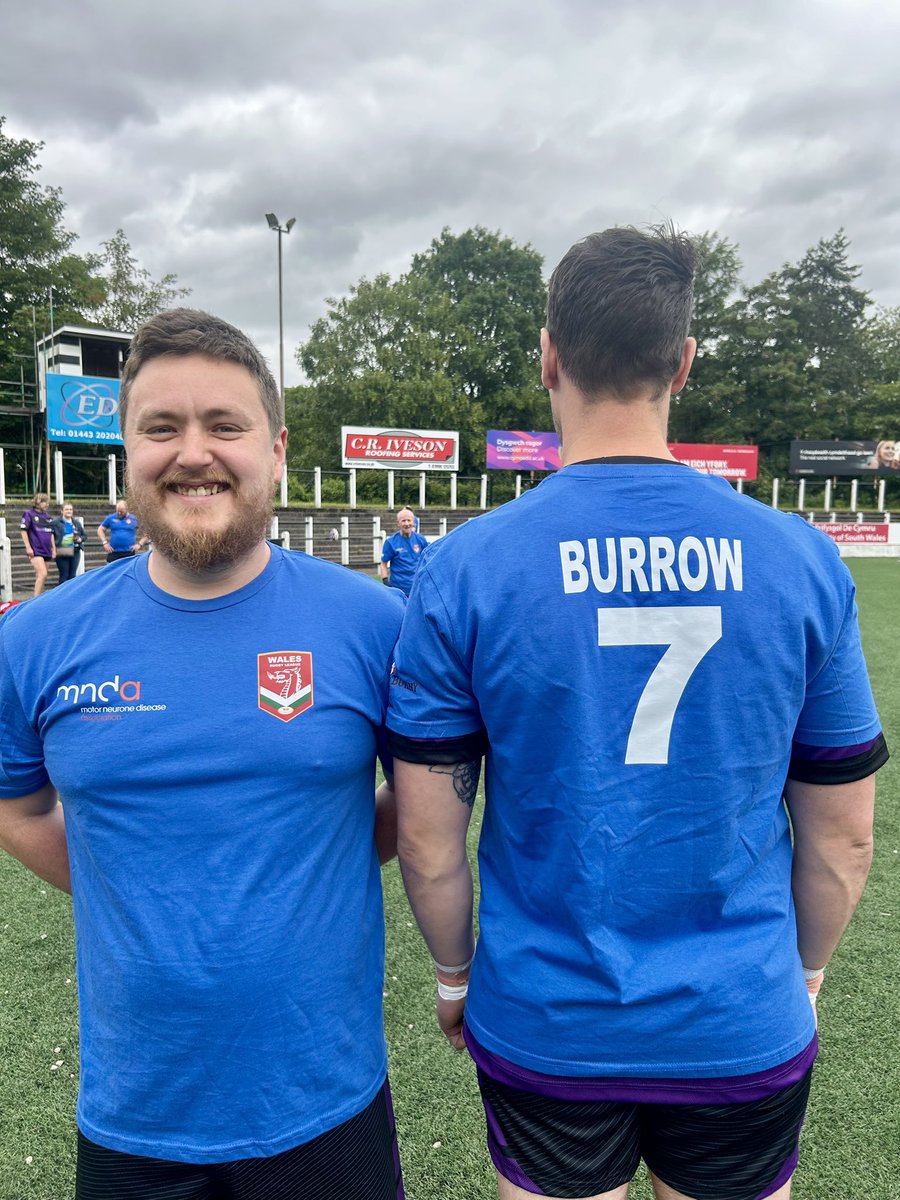 TeamColostomyUK's tweet image. Paying tribute to #RobBurrow in the warm ups