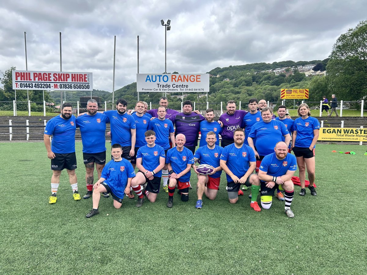 TeamColostomyUK's tweet image. Paying tribute to #RobBurrow in the warm ups