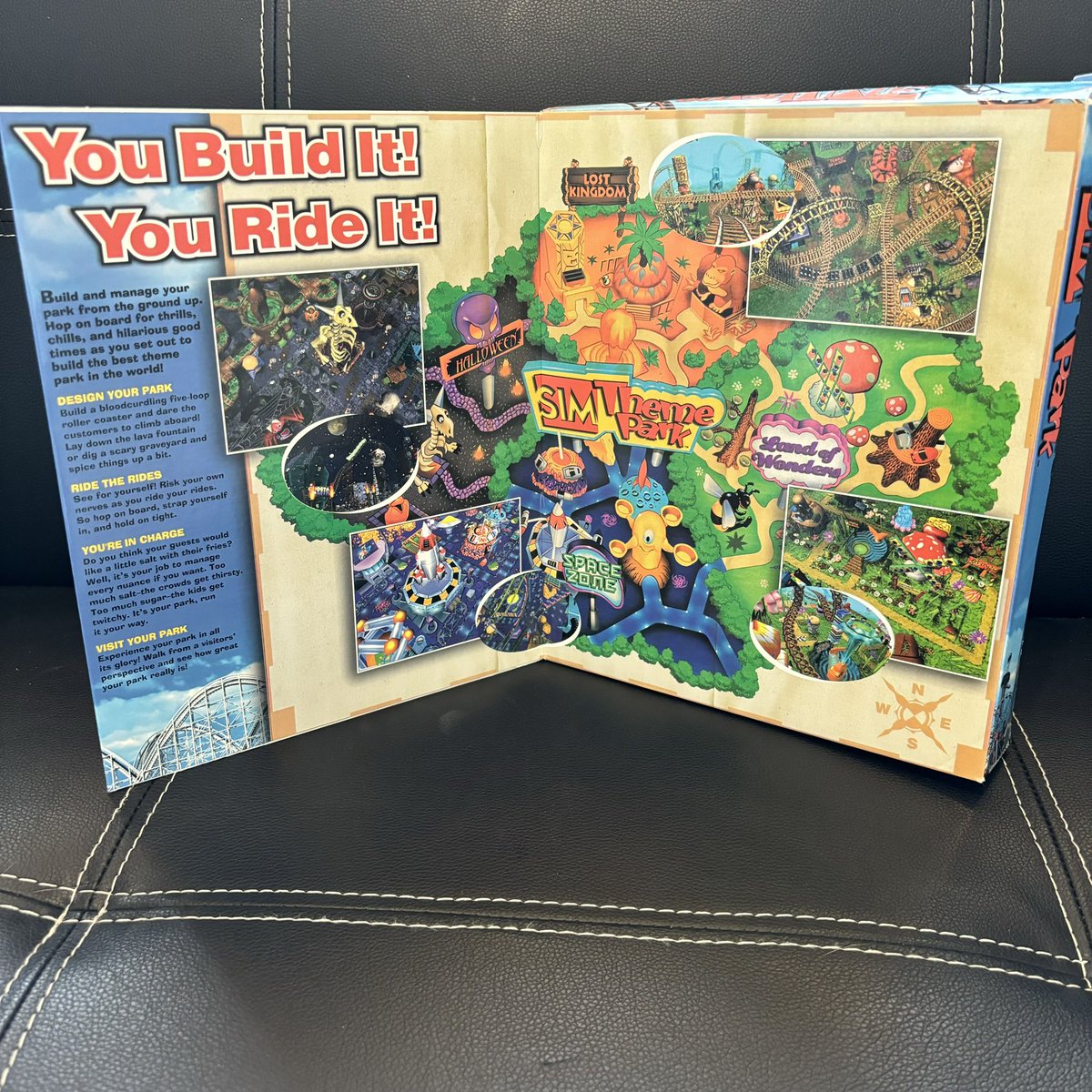 DetectingRetro's tweet image. Another Sim for my collection - Sim Theme Park. Looks familiar I hear my fellow Brits cry - that’s because it’s identical to our Theme Park World. Like Maxis EA also swallowed up Bullfrog, which is referenced on the STP box. #bigboxpcgames #retrogaming