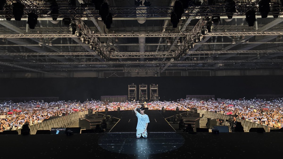 Lonsdaleite in HongKong Day2🌱✨️
See you tomorrow ! 💛👀🩵

#백현 #BAEKHYUN #Lonsdaleite #2024BAEKHYUNASIATOUR