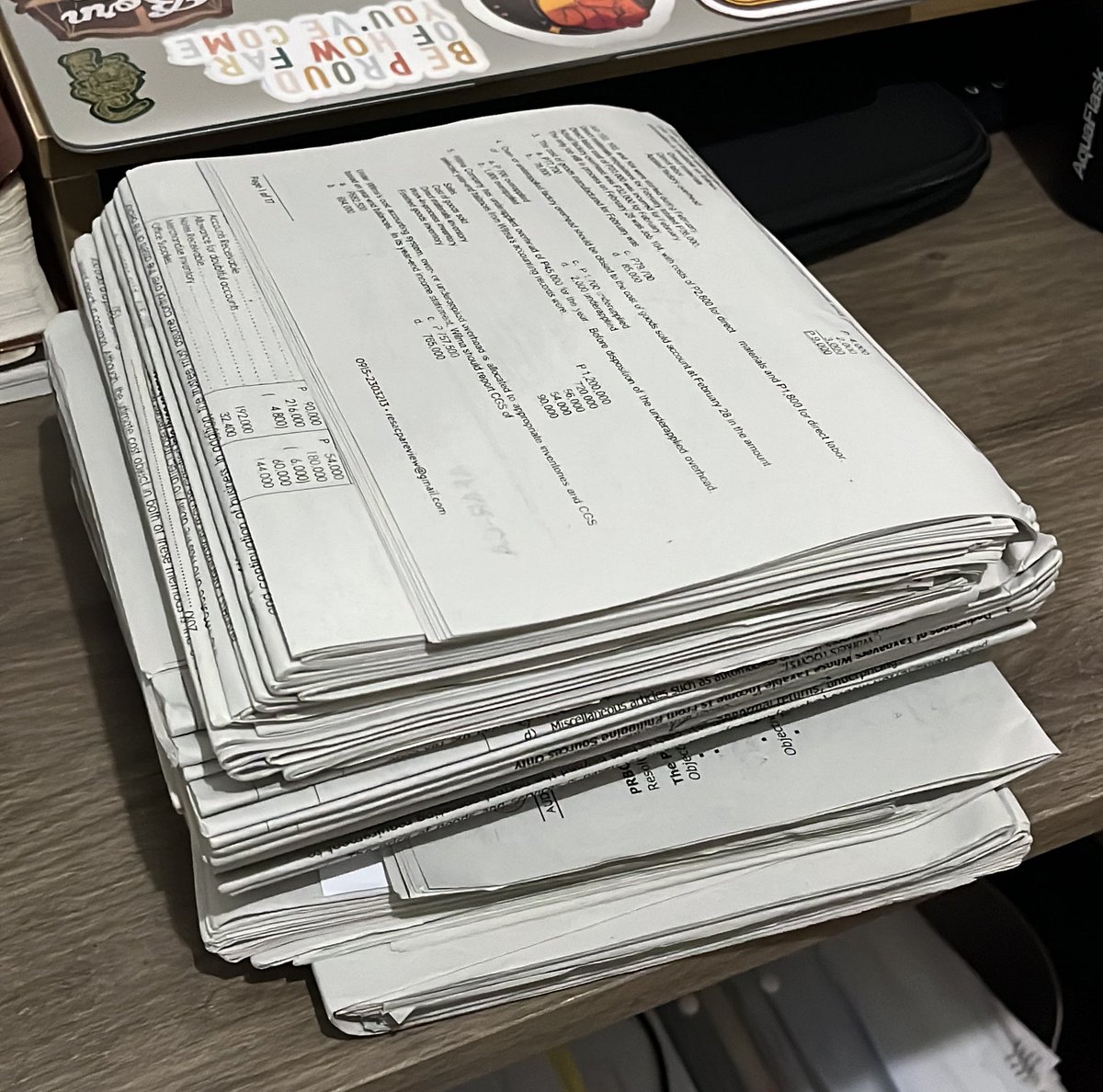 Littlemsftrcpa's tweet photo. Yehey! Dumating na yung Hardcopy-Review Materials ko from ReSA!!! 🫶🏻
Still thinking if ipapa book bind ko ba or wag na???? 🤔
#studytwt #cpaintransit https://t.co/vRI6s5Aq5r