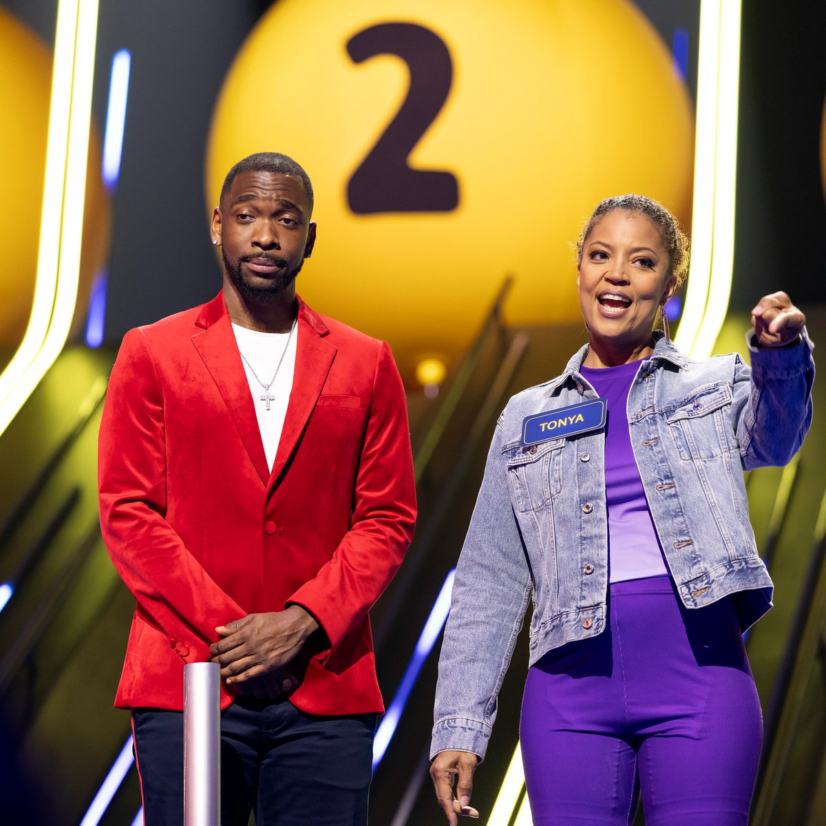 RealityClubFOX's tweet image. My summer starter pack definitely has these shows in it. 😎 Stream these in your next rotation on @hulu : #NameThatTune, #TheQuizWithBalls, #BeatShazam