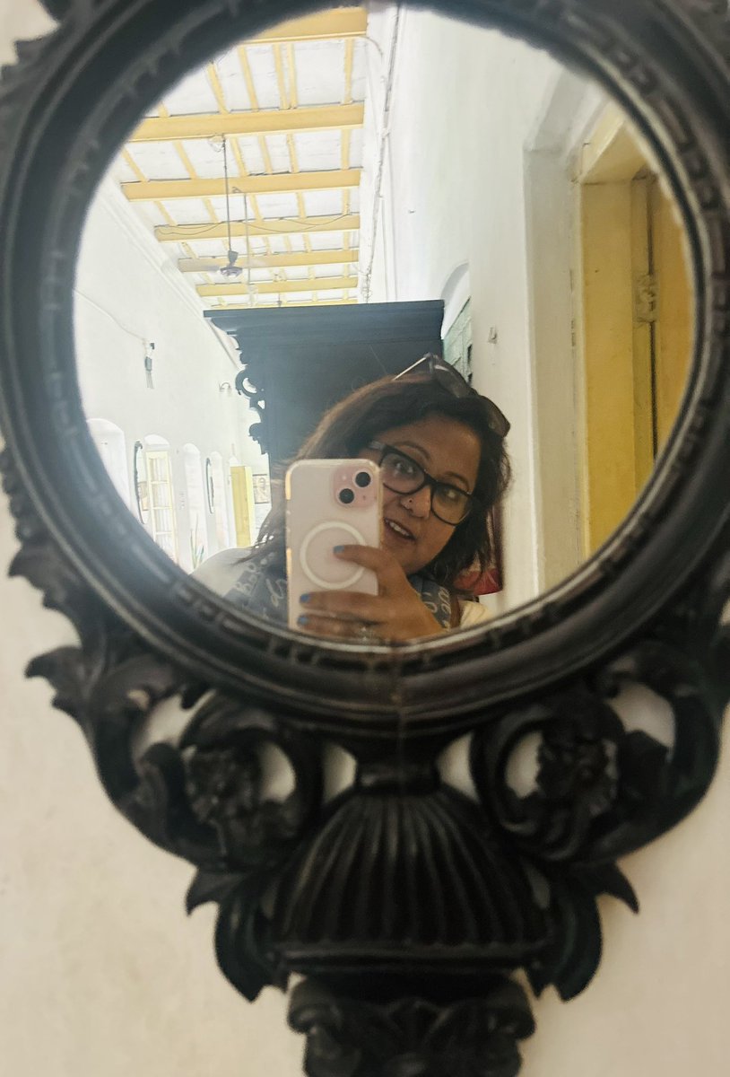 KamalikaSengupt's tweet photo. Life is a mirror and you get back what you give out…..
Tess Daly…
#electionover #mirror #mirrorselfie https://t.co/r1f1chxs0q