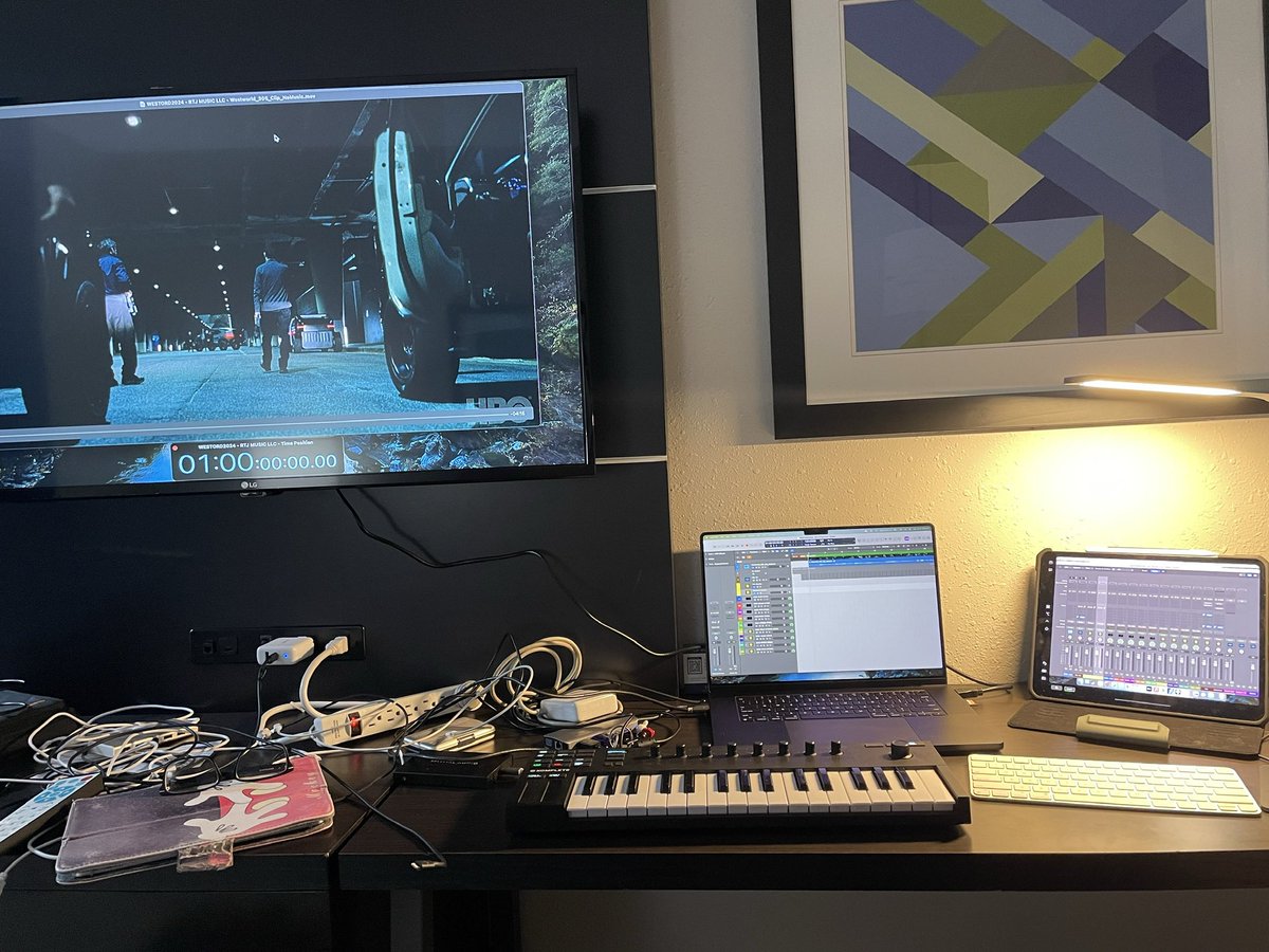 Wolf_Towers's tweet photo. Traveling…..my hotel on the go studio!  😁

#filmcomposer #musiccomposer #wdw #disney #epcot #screenwest #screenaustralia #ukfilm #perth #hollywood #orlando #producer #director #oneorchestra https://t.co/dLHwrEWhLh