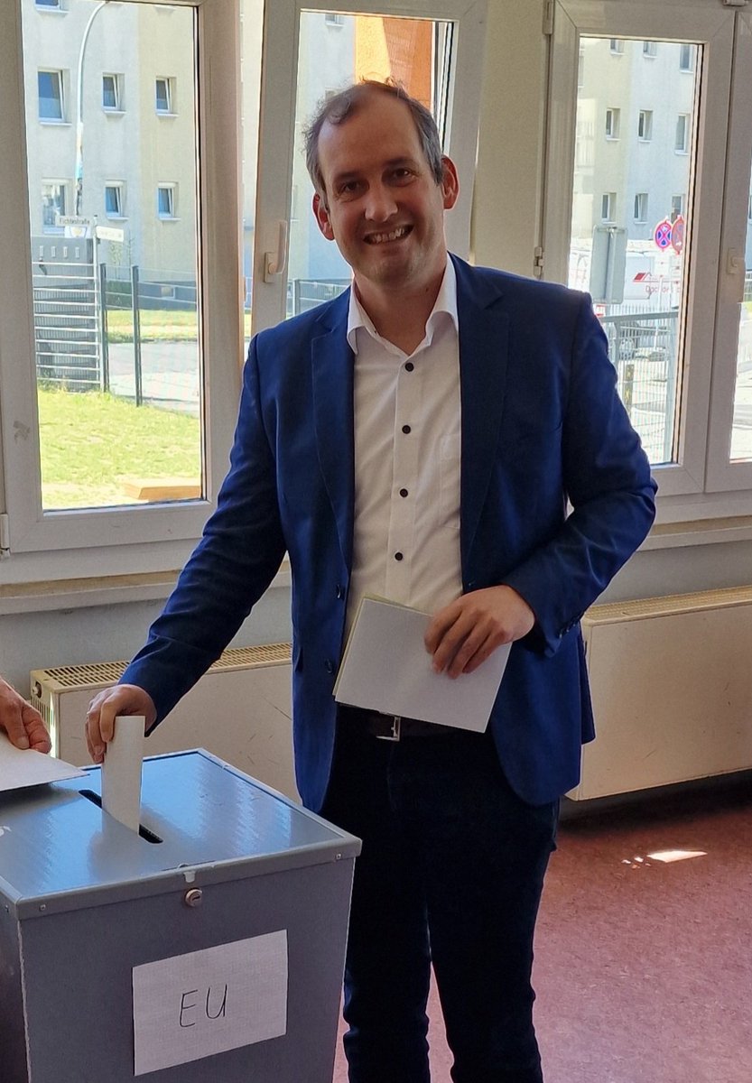 NKleinwaechter's tweet photo. Ich habe gewählt und für Freiheit, Wohlstand, Sicherheit, Demokratie und Souveränität gestimmt. Und Sie? https://t.co/vnxDHwmHEK