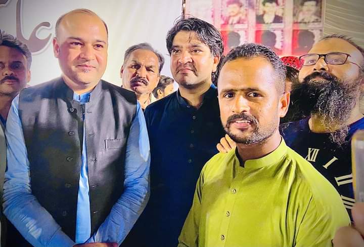 AB110786's tweet photo. *اوپوزیشن لیڈر سندھ اسمبلی علی خورشیدی بھائی اور ایم پی اے ناصر حسین  قریشی بھائی کے ساتھ امجد علی بلیدی کی ملاقات*
حیدرآباد پکا قلعہ پر ملاقات https://t.co/TaKV0e2jPF