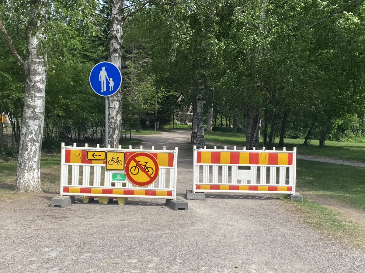 1/ Oon todennut olleeni aiemmin pyöräilijänä omapäinen mulkku. 

Ketjussa havaintoja siitä mikä sai mut tajuamaan tän ja miksi aloin aktiivisesti muuttaa käyttäytymistä.