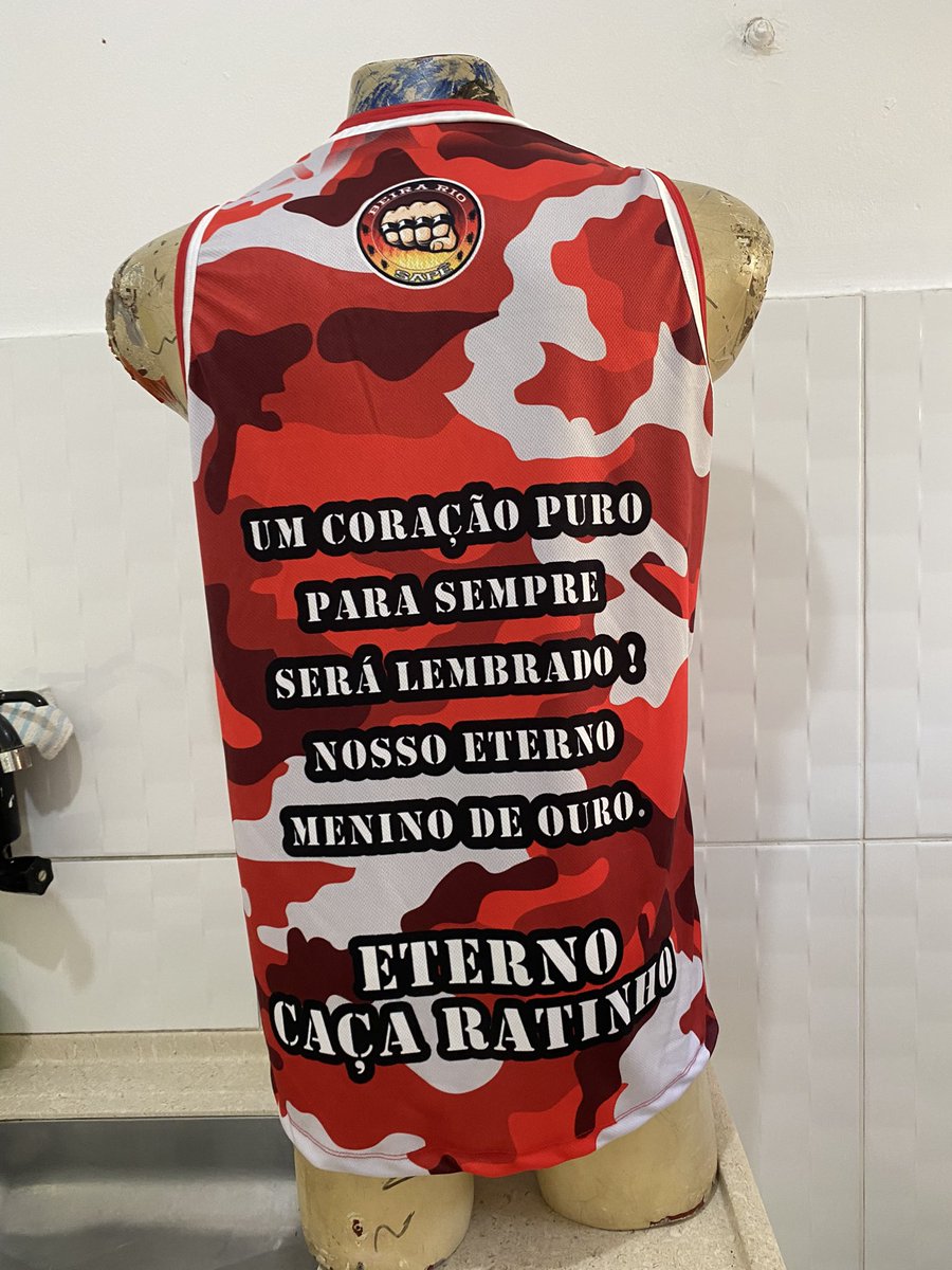 BeiraRio2016's tweet photo. Hj o nosso Dia já começa com essa pedrada dos cria, manto novo na rua trem e nós "Os Cria Ea Razão"..🔥🔥
#BeiraRio10AnosRetroDosCria🔥🔥
#EternoCaçaRatinho🌟🌟
#RyanVive😇 https://t.co/6eOVIAotPO