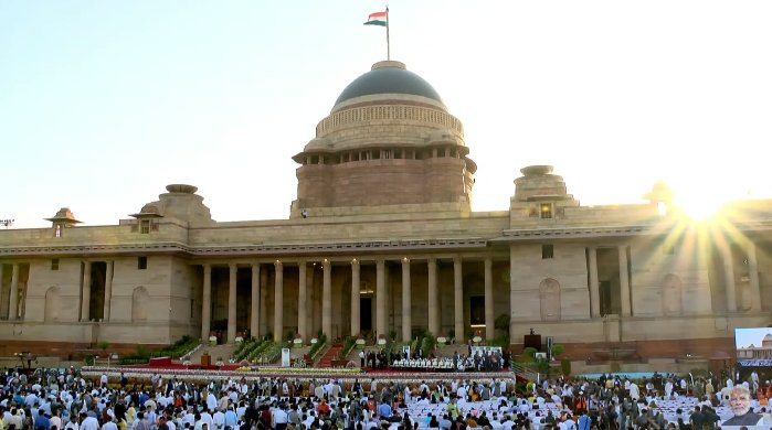 bhanurajggc's tweet photo. मैं, नरेंद्र दामोदरदास मोदी, ईश्वर की शपथ लेता हूँ....

Can't Wait !!!!!

#Modi https://t.co/qjwKddw8PN