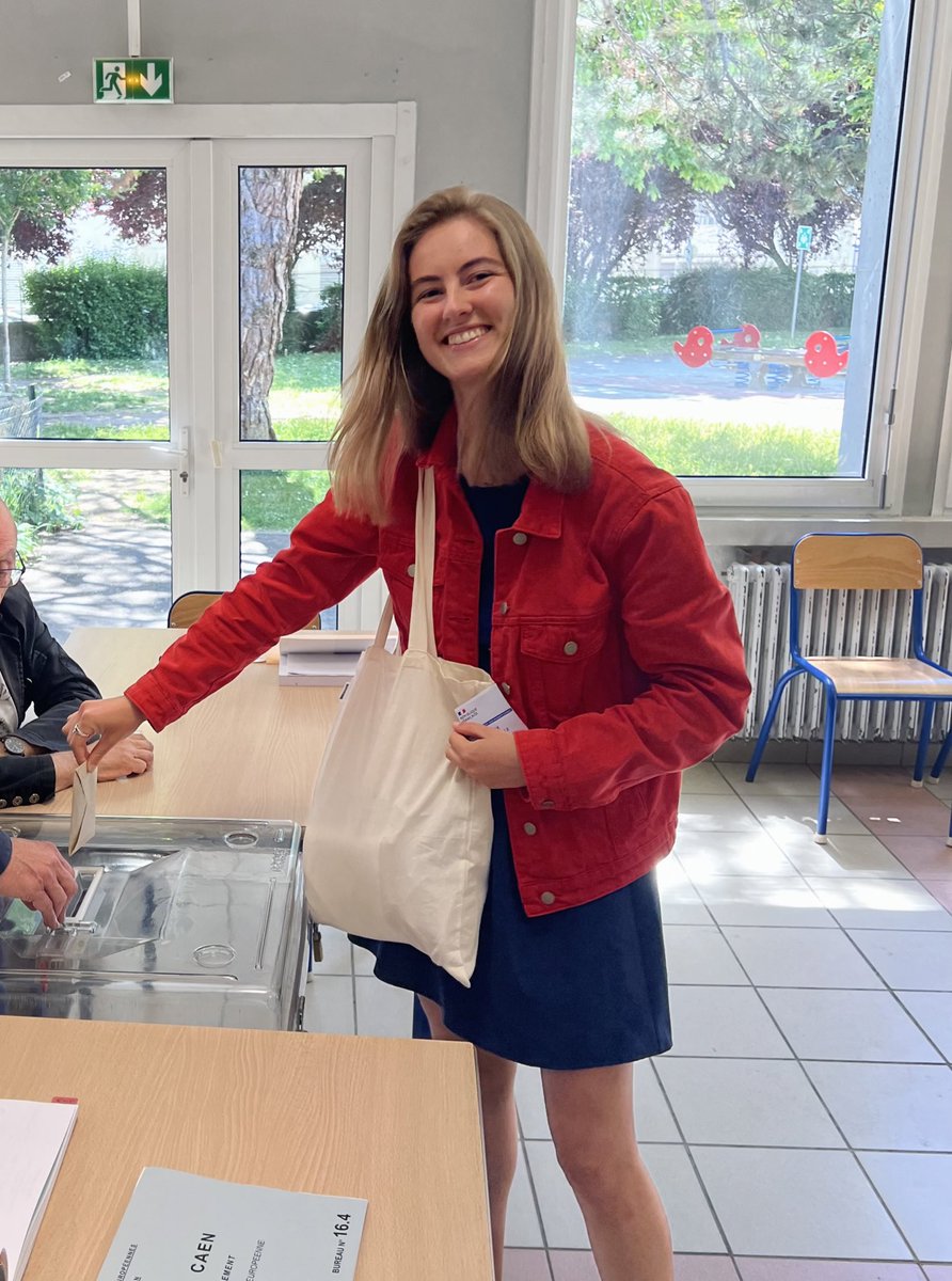 emma_frr's tweet photo. A voté ! 🗳️

👉 Pas besoin de carte électorale, juste d’une pièce d’identité !

👉 On ne dessine rien, on n’écrit sur le bulletin !

👉 On ne se laisse pas voler l’élection, on vote ! 

#ElectionsEuropéennes2024 https://t.co/tLrdErhg47
