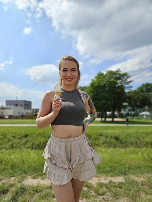 Dzisiaj relaksik. Lubicie lody?🍦 https://t.co/IPWLqKE5pz<a href="/tag/championsleague"class="tags"><span>#championsleague</span></a>