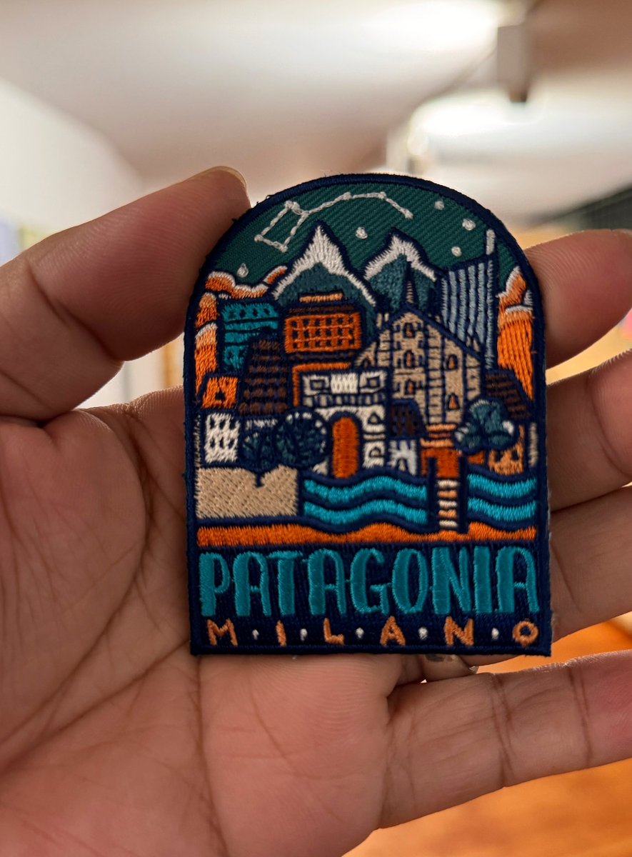 mhidayatullah__'s tweet image. Excited masuk kedai Patagonia. Rupanya diorg ada special patches yg unik dekat setiap tempat. Patagonia xkan jual, kne tanya kne kaunter dan diorg akan bg satu patches dgn sticker.