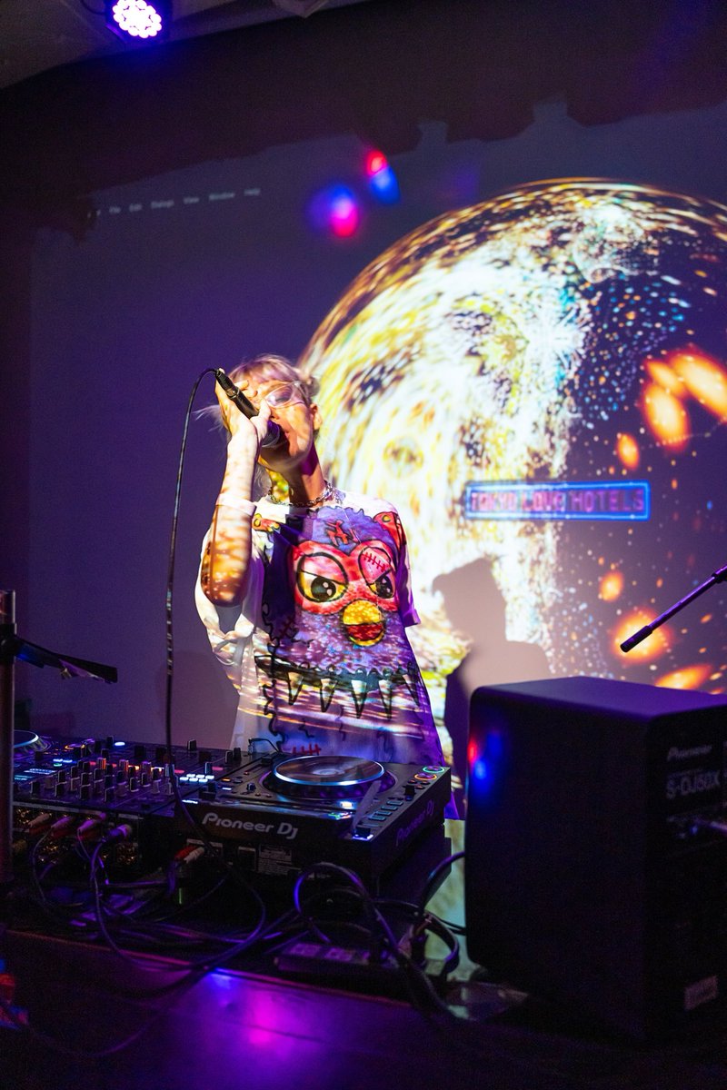 Goldstar tweet media