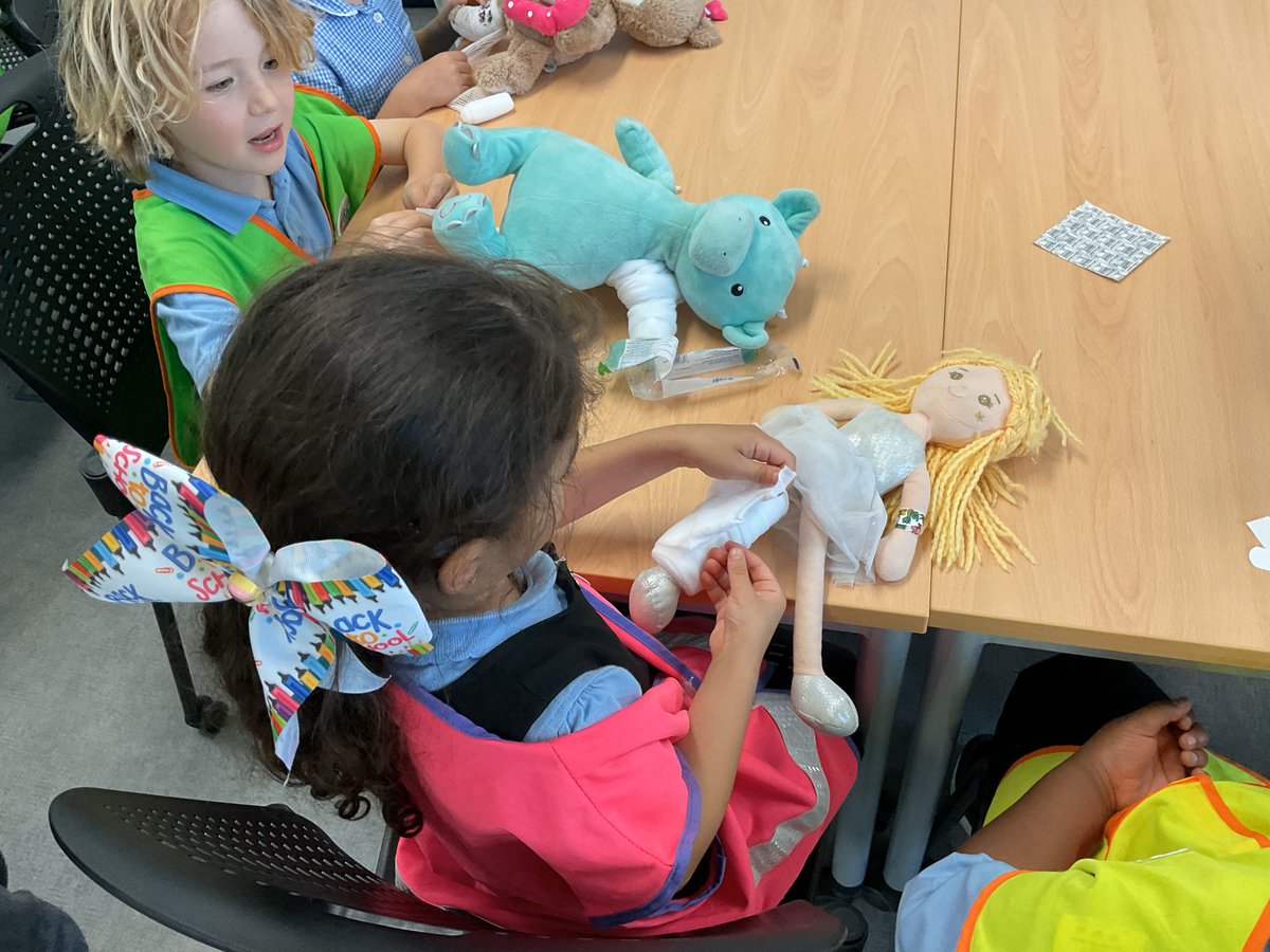 Year 1 visited Plymouth University to be Junior Teddy Medics! We learnt about the heart, the skeleton, germs and what is in a doctor's bag.  After, we helped our poorly teddies by bandaging them up. Back at school, we got our own teddy keyring to remind us of our amazing day!