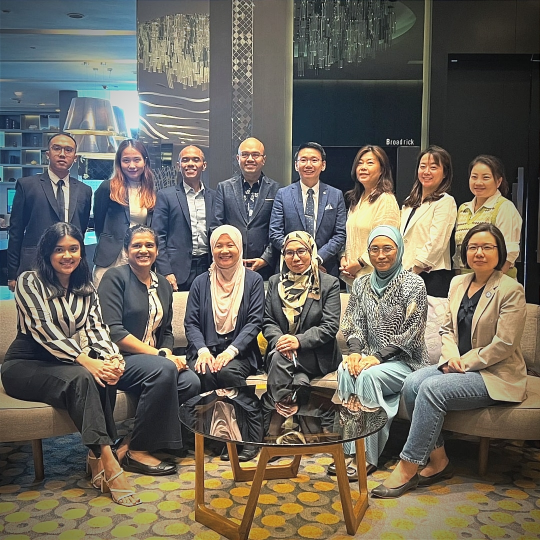 drteohsh's tweet photo. Just completed the #Contrave Advisory Board Meeting, chaired by Prof Rohana. It was a fruitful discussion on medical #obesity treatment with a group of experts from endocrinology, #bariatric surgery, and dietetics.
.
Thanks to iNova & MIMS for organizing the meeting. https://t.co/QLI7Nt9ZCD