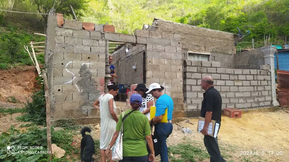 mpj_sucre's tweet photo. ¡Seguimos! 
Los #JusticierosConEdmundo se encuentran desplegados en todos los rincones de nuestro Estado Sucre, llevando un mensaje de #UnidadYVoto en compañía de todos los factores democráticos.

📍MP. Arismendi-Sucre

🗣️ Casa por casa 
#VamosAGanarConEdmundo https://t.co/zOR2VPZKAd