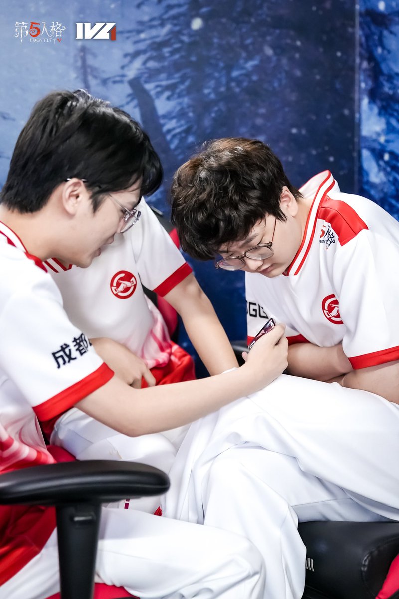 IVL Summer 2024 (Week1 Day2)
GG vs Wolves (18.00🇨🇳,17.00🇹🇭)
.
#GG_IVL2024 #GG_memory #GG_COA7 <a href="/GG_IDV3/">成都积极电子竞技俱乐部</a> 
weibo.com/7627904690/504…