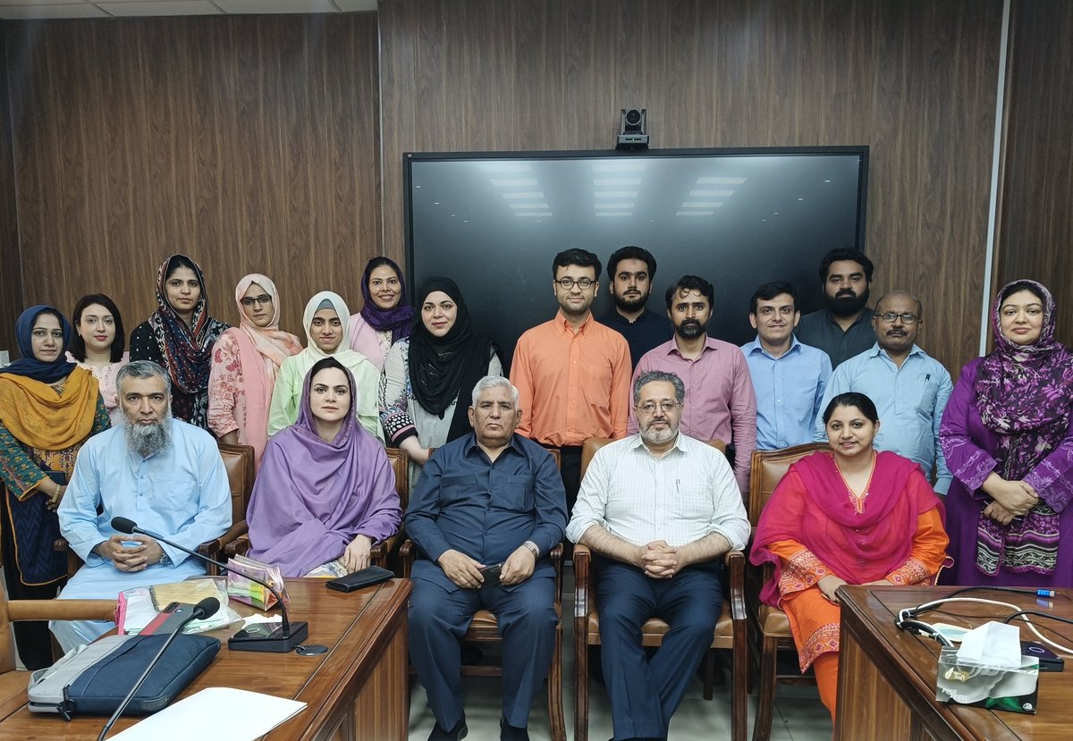 academia_kmu's tweet photo. Had a session on #Indexation with the 6th Batch of the Certificate in #MedicalEditing course at the University of Health Sciences (#UHS) #Lahore, #Pakistan, in collaboration with @PAME_Pak. A significant contribution towards enhancing the quality of medical #journals in Pakistan. https://t.co/tqhtXuX2pp