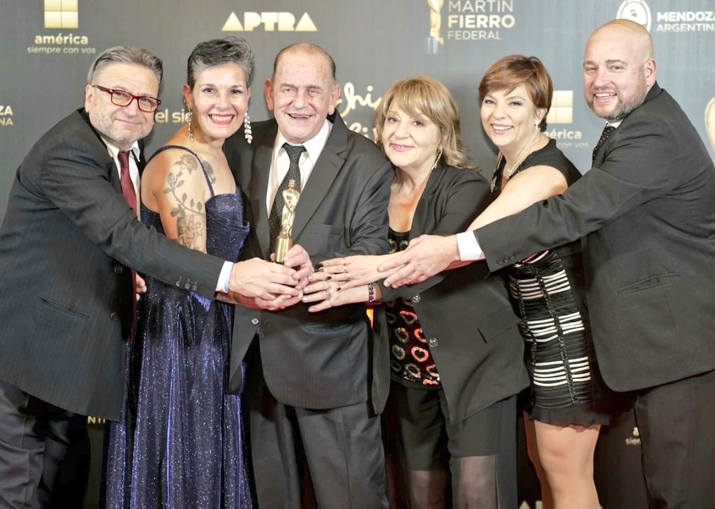 🏆 ¡Felicitaciones a Osvaldo Catini y todo su equipo por un nuevo Martín Fierro Federal por Tango en la Bahía! 

🙌 También a Pipi Romay, Martita Rodriguez, Chino Carrizo, Obe Giménez, Felipe Mansilla y Gisela Rodríguez por sus nominaciones.

🎙 ¡Aguante el periodismo bahiense!