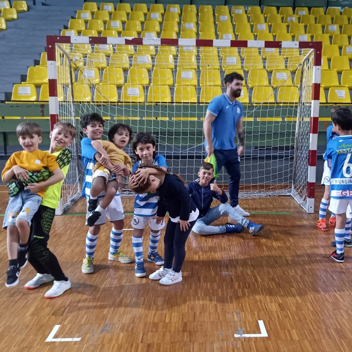 EDCCelanova's tweet photo. 💥💥💥Victoria do PreBenxamín A contra o Xuventude Ourense https://t.co/tKeKkD6MmX