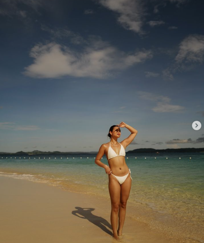 thecitypostph's tweet image. LOOK: Gabbi Garcia’s sun-kissed body exudes a natural radiance, and there’s something empowering about feeling confident in her own skin.

"no worries" she wrote in her caption.

📷 Gabbi Garcia (@gabbi) | Instagram

#thecitypost
#GabbiGarcia
#siargao