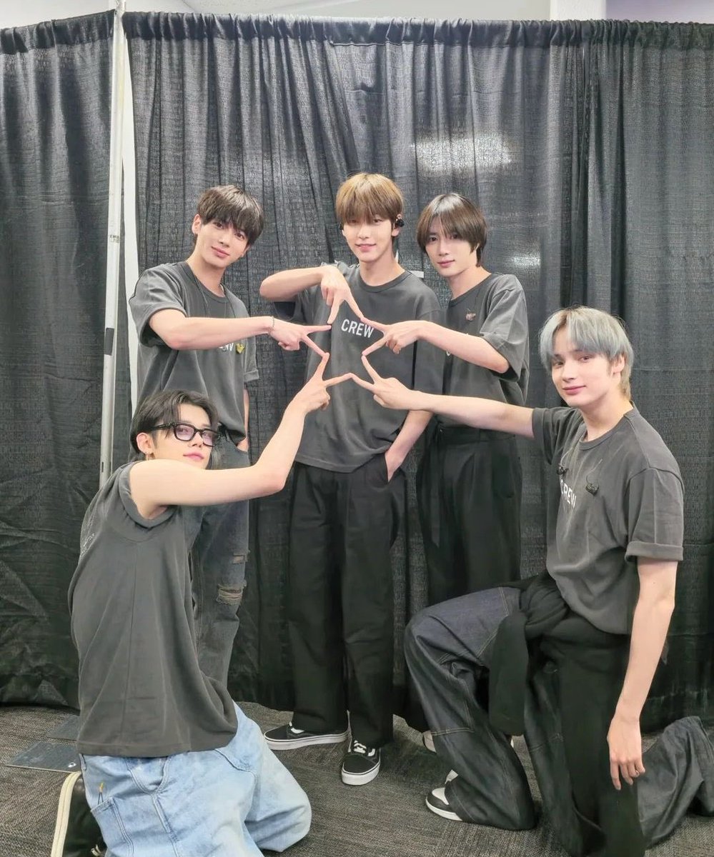 bomkue's tweet image. idk when txt lore will find their star again but i have mine☆