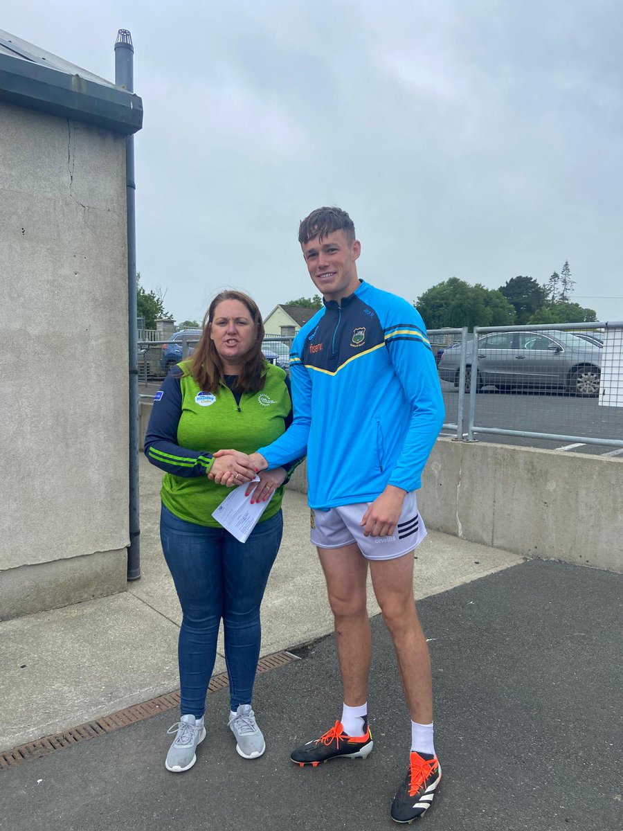 ClonRossGAA's tweet photo. Great to host @AhaneGAAClub for an U15 Challenge this morning. Jack Ryan and Alex Fryday were delighted to accept a €500 donation from the club towards @dqfoundation22 
A fine gesture by Ahane who had availed of screening for young players in the past few weeks https://t.co/1CgwsqYB3b