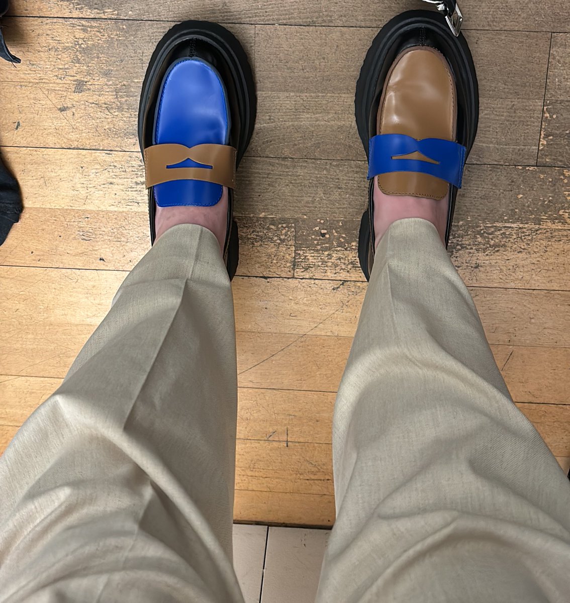 fabscarlatte's tweet photo. @dieworkwear Do these count as dress sneakers? If so- tan cotton linin blend pants and vest + electric blue jacket for a wedding https://t.co/CqccRM1NGS