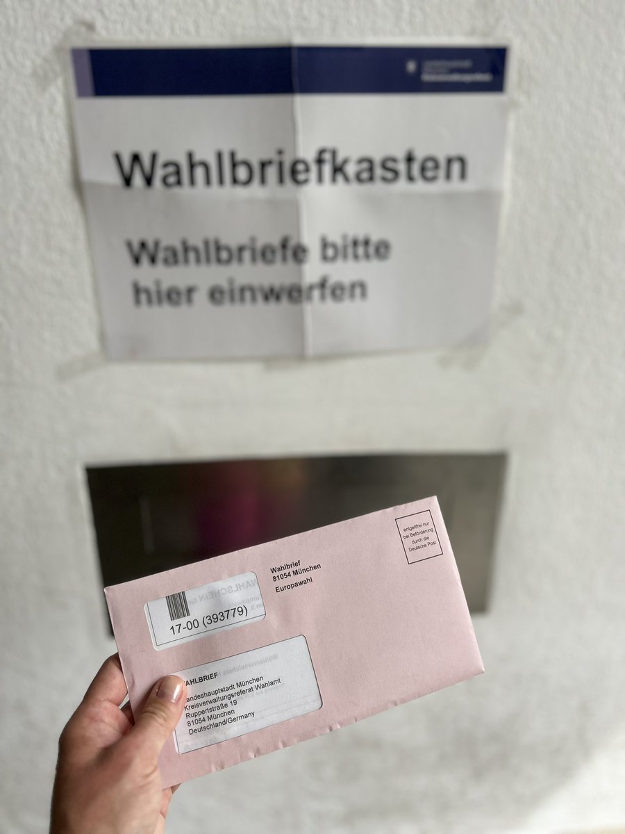 UrsulaBuczek's tweet photo. #MeineStimmeFürEuropa #Europawahl_2024 #GehtWählen #fckafd #MeineStimmeGegenHass #ForABetterFuture #Munich4Europe #NutzeDeineStimme #GemeinsamGestalten 🙋‍♀️❤️💪🏻👏🏻🥳🫶💕 https://t.co/h7qPfn1mPo