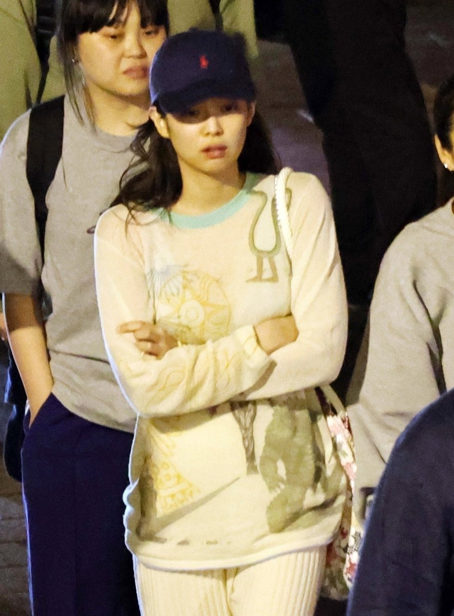 NEWSJENNlE's tweet photo. 📸 240609 #JENNIE in Capri https://t.co/ZKnzrtsmwy