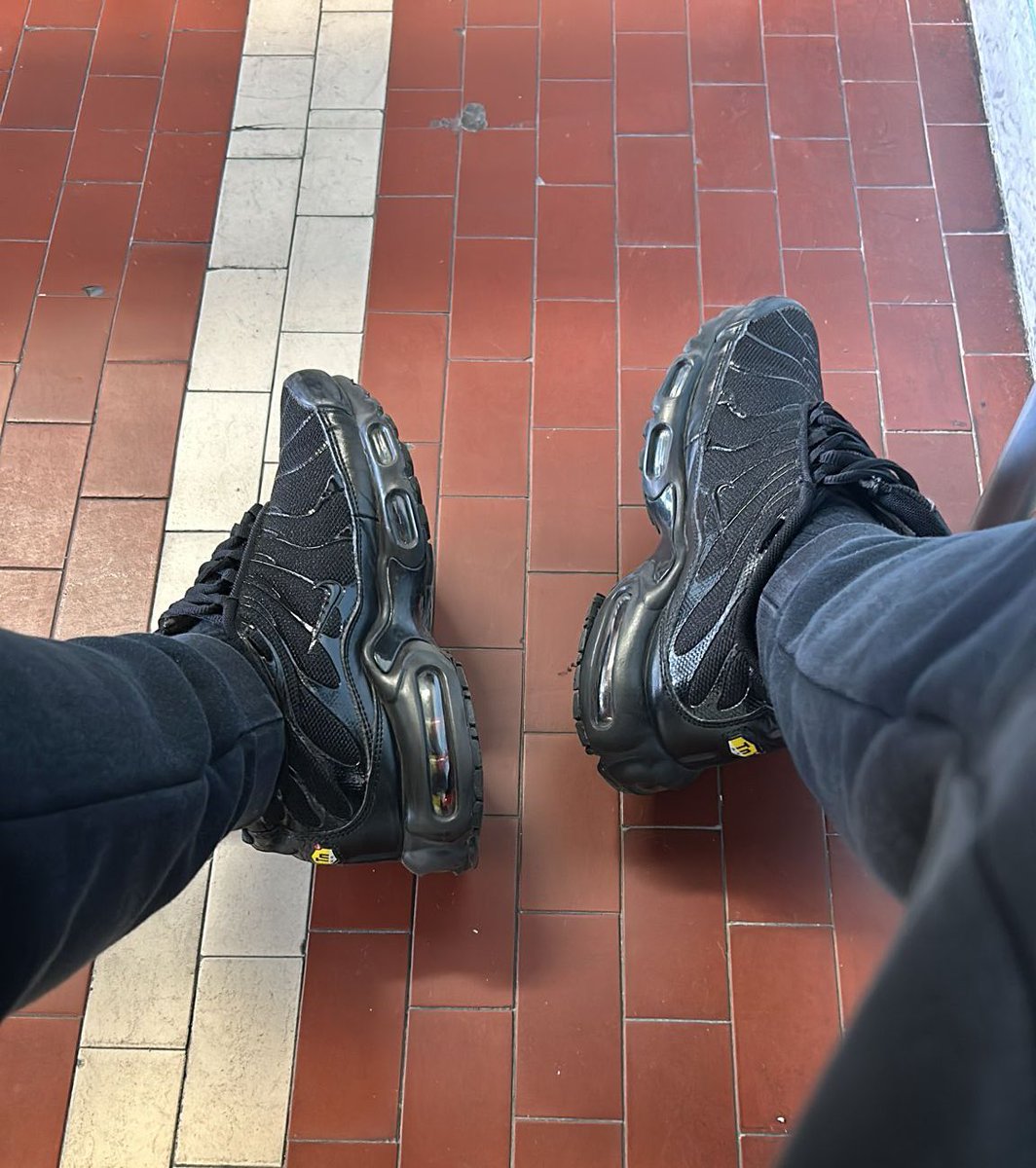 albetheking's tweet photo. qualcuno sbaverebbe per ripulirmele con la sua lingua… e tu?😂😈

#findom #alpha #socks #nike #slave #gay
#bisex #domination https://t.co/7pTwpgXh9D