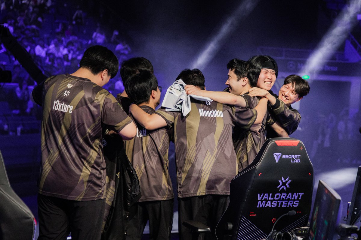 ValorantEsports's tweet photo. There's no I in Team https://t.co/2ImHtIqLA6