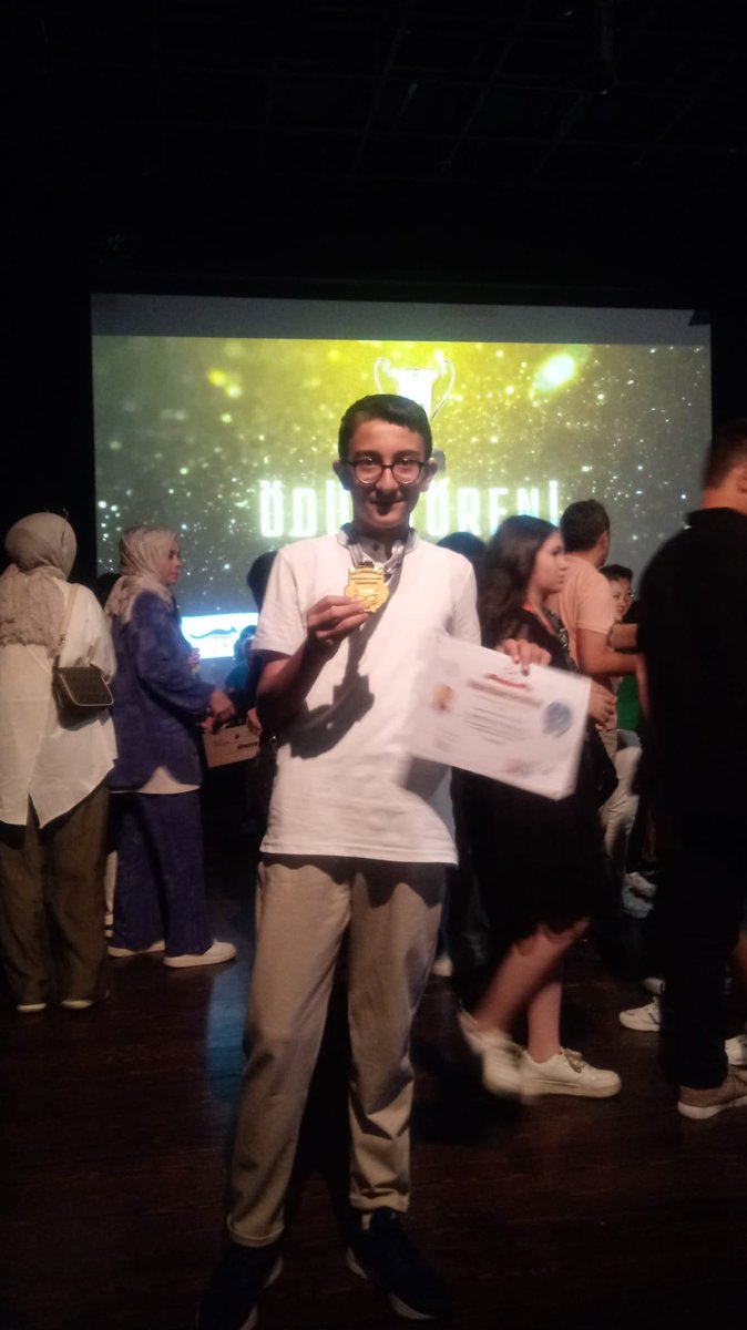 gedizbilsem's tweet photo. BYFP-2 öğrencimiz Fatih Polat TOPKARA bu yıl 33. düzenlenen Uluslararası Kanguru Fen yarışmasında Türkiye 4. sü olarak bize büyük bir gurur yaşattı. Öğrencimizi tebrik eder emeği geçen danışman öğretmen ve velimize teşekkür ederiz.  @GedizM @kutahyamem @bahadurmahmut @BilsemMeb https://t.co/tdpBW351Jf