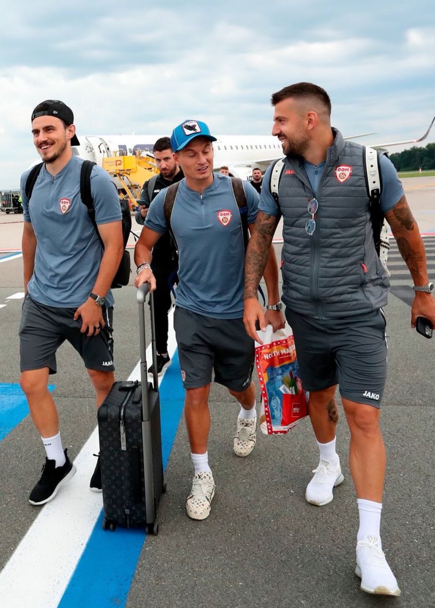 Marko1ska's tweet photo. Uhvacen Trajkovski kako nagovara Alioskog i Elmasa da dodju u Hajduk #AT9 https://t.co/Qju7T07lrb