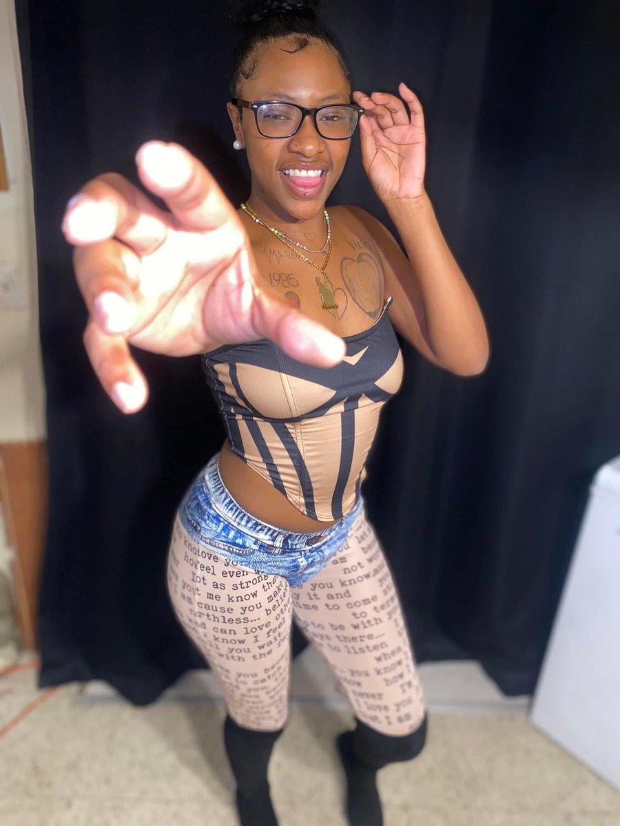 1kHunDunz's tweet photo. Twin Twin Twin 🥺💔 you know you fucked me up right?? like all the way bruh 😞 ima miss you like a mf twin, watch over me please #LLBug 🕊️ i ain’t even supposed to be typing this shit right now dude FUCKKKKKKKKKK https://t.co/rZ64HynUlf