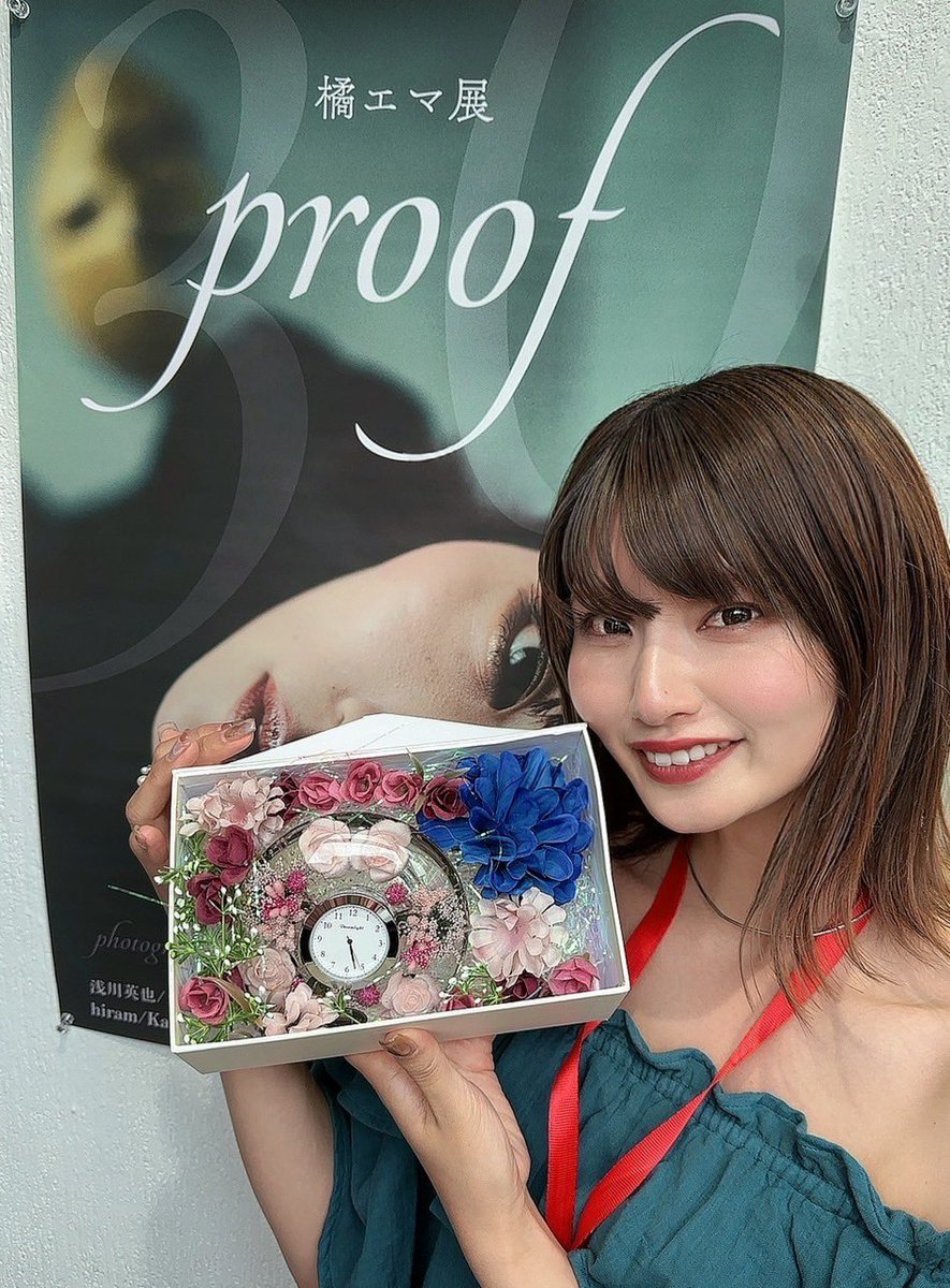 emma10official's tweet photo. 出展していただいた13名のカメラマンさんと☺️🫶💓個性溢れるメンバーで毎日楽しかったです♪
そしてなんと素敵なプレゼントまで..🥹🌼.*

本当にありがとうございました！！✨️ https://t.co/Gq9jerLcPo