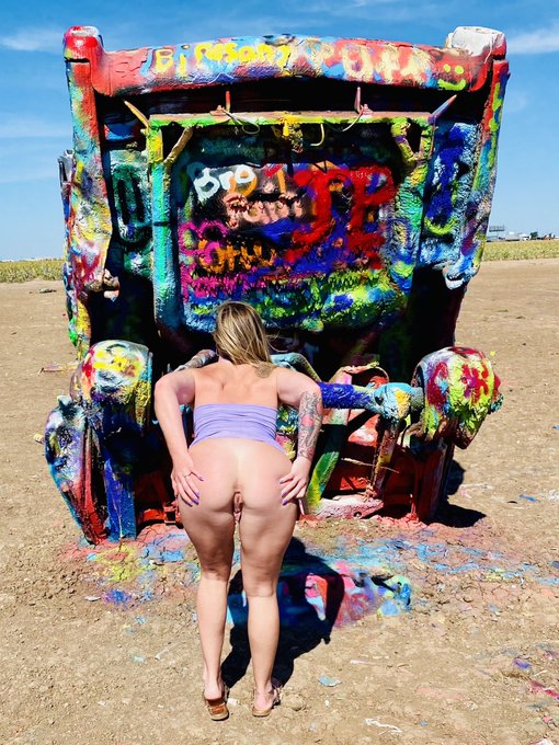 Showing off my ass-ets 😜 btw can you guess where I am in this pic? https://t.co/eZ9jdwHcar